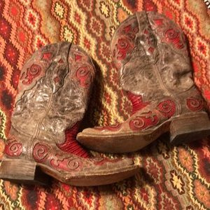 Corral square toe cowgirl boots size 7. Beautiful